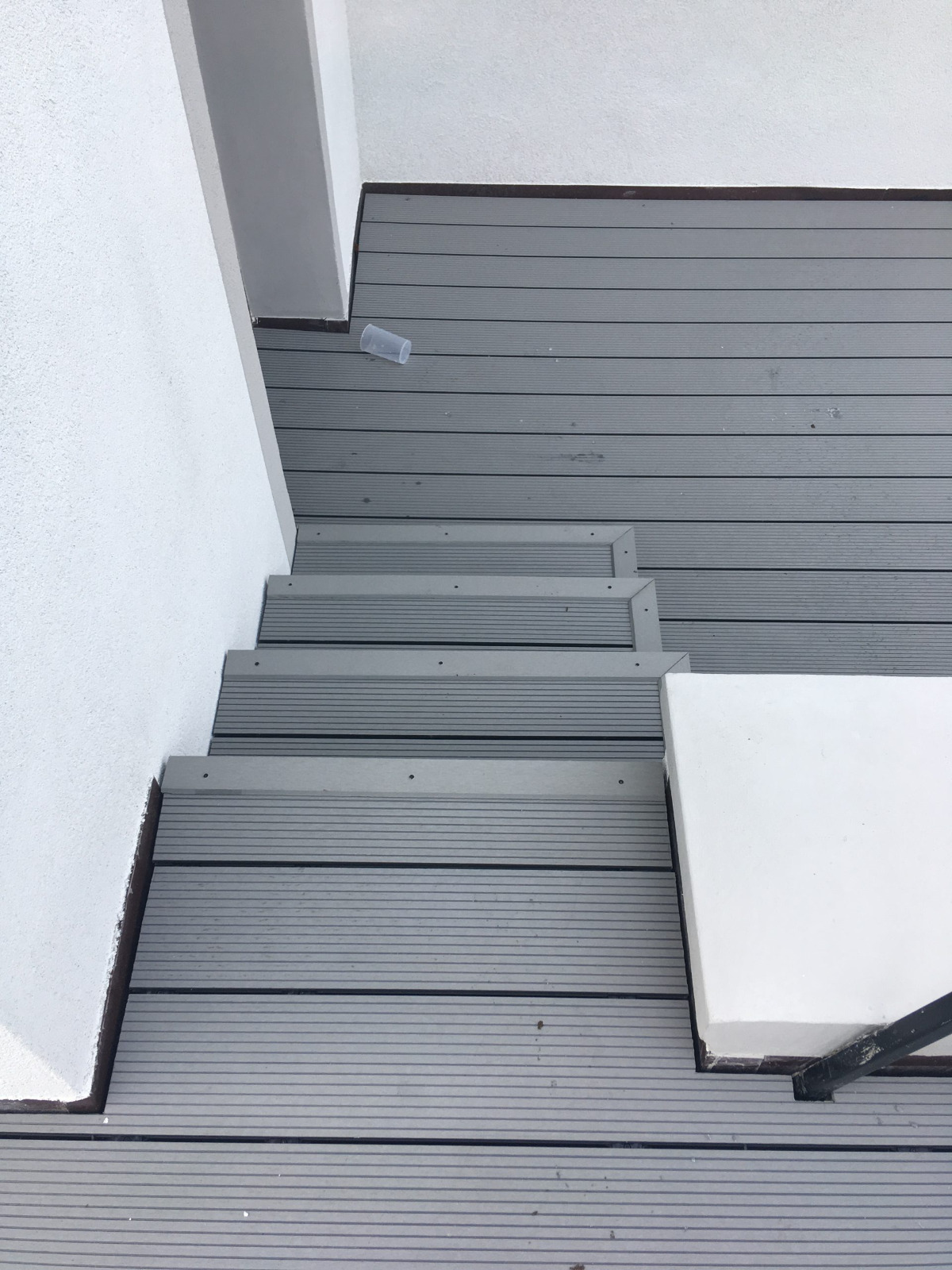 Terasa Standard Šviesiai Pilka – elegancija ir funkcionalumas