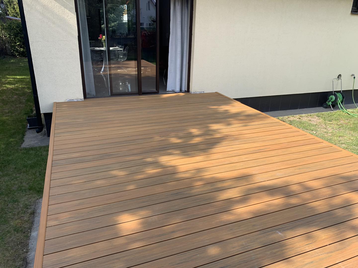 Terasa iš Premium Amber kompozitinių terasinių lentų