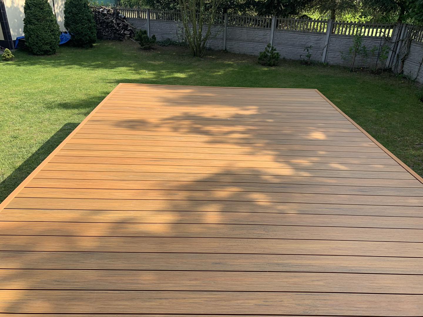 Terasa iš Premium Amber kompozitinių terasinių lentų