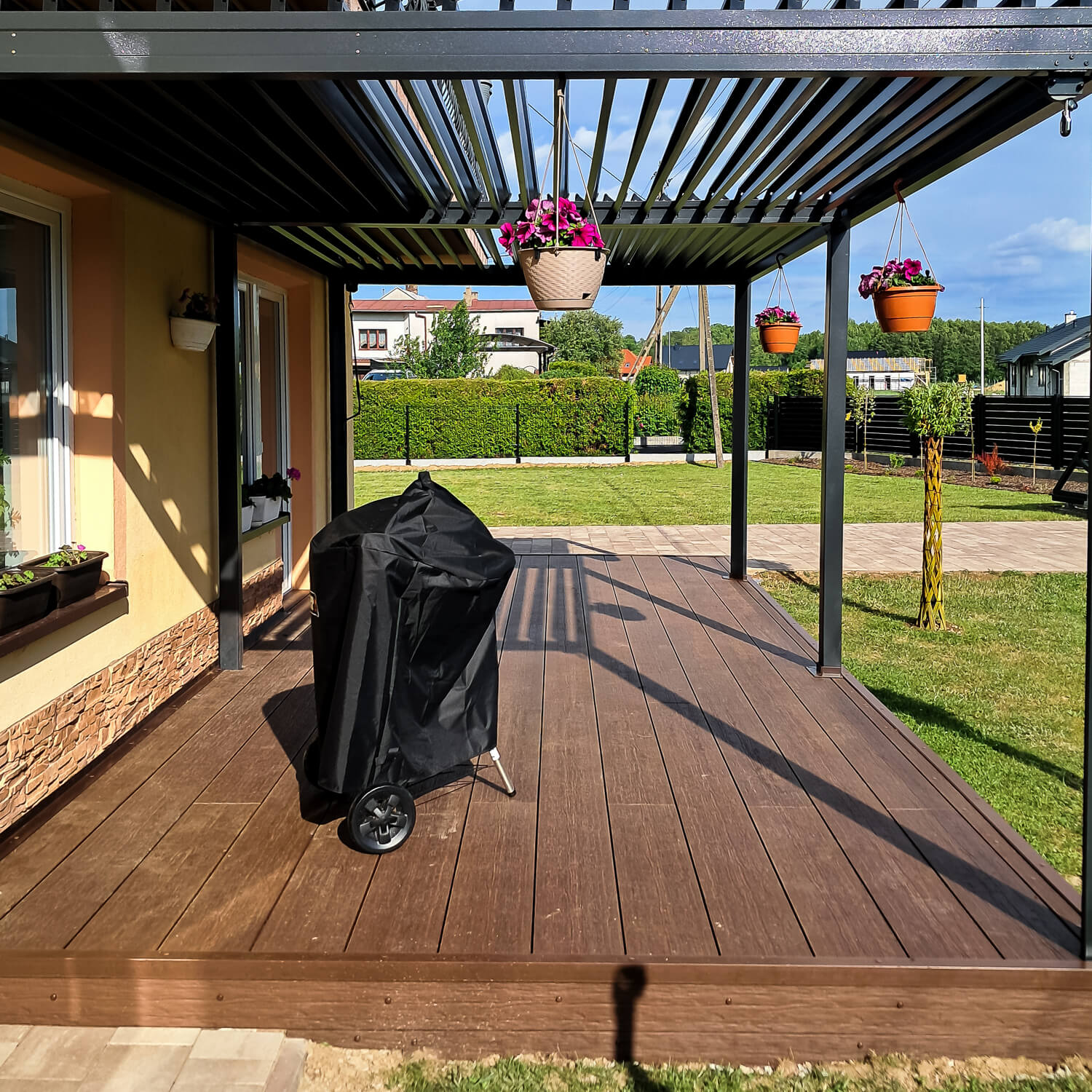 Dengta terasa iš kompozitinių lentų Solid XL Brown
